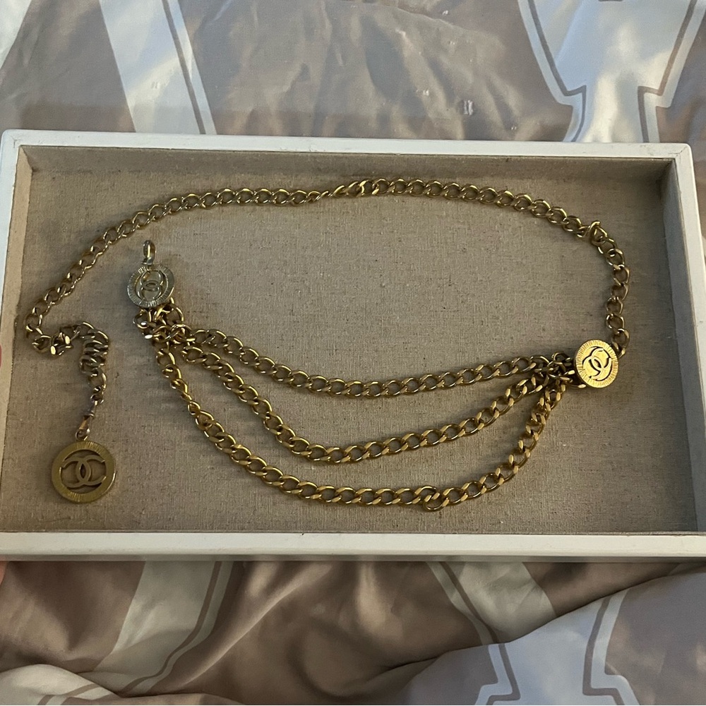 1984 Vintage CHANEL Gold Chain belt